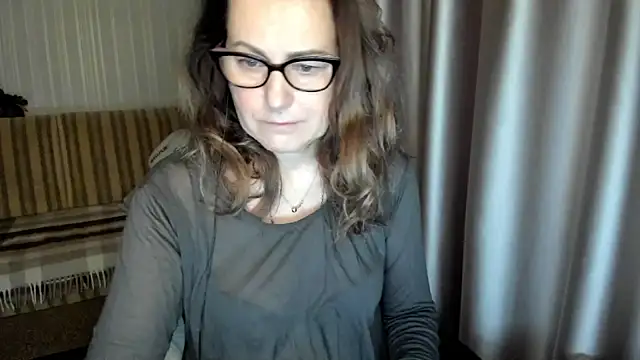 lauraoven online show from December 2025 08:10:01 AM