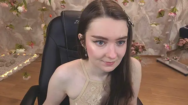 Snapshot of CloudGrace chatting on May 2026 03:13:02 AM CloudGrace online show from May 2026 03:13:02 AM