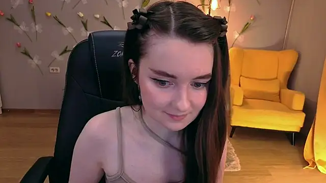 Snapshot of CloudGrace chatting on May 2026 07:19:02 PM CloudGrace online show from May 2026 07:19:02 PM