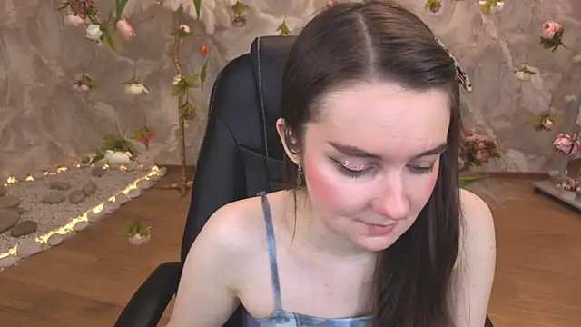 Snapshot of CloudGrace chatting on May 2026 06:16:02 PM CloudGrace online show from May 2026 06:16:02 PM