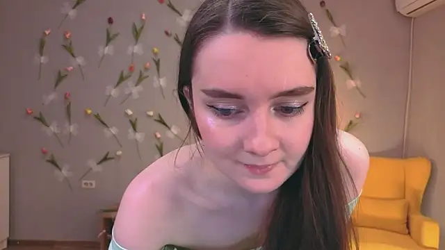 Snapshot of CloudGrace chatting on May 2026 06:16:02 PM CloudGrace online show from May 2026 06:16:02 PM