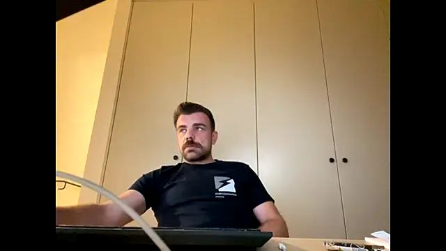 Snapshot of mrbigballs chatting on October 2025 08:41:01 PM mrbigballs online show from October 2025 08:41:01 PM