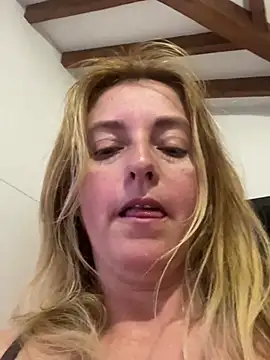 moniquerainx online show from April 2026 03:37:02 PM