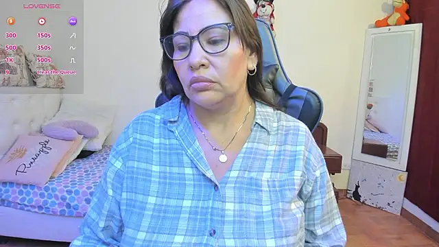 esmeralda milf online show from March 2026 08:31:01 PM