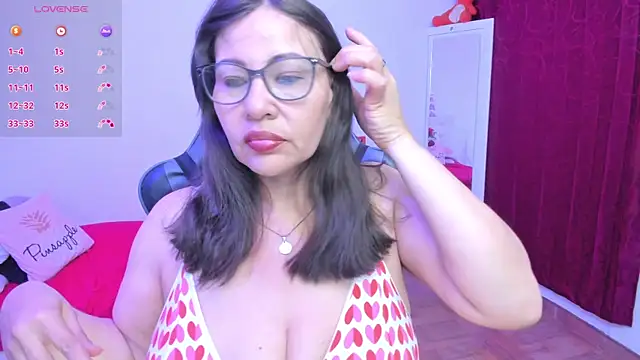 Snapshot of esmeralda_milf chatting on May 2026 09:54:02 PM esmeralda milf online show from May 2026 09:54:02 PM
