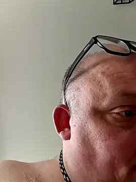 Snapshot of Bibear197511 chatting on October 2025 08:26:01 AM Bibear197511 online show from October 2025 08:26:01 AM