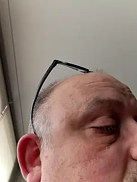 Snapshot of Bibear197511 chatting on October 2025 08:59:01 AM Bibear197511 online show from October 2025 08:59:01 AM