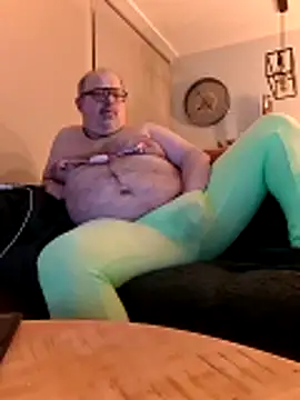 Bibear197511 online show from November 2025 06:08:01 PM