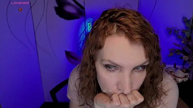 JohansonKatie online show from December 2025 03:35:02 AM