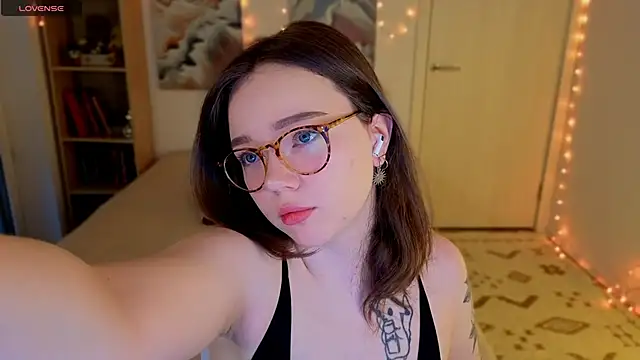 MilenaSaint online show from April 2026 03:57:01 AM
