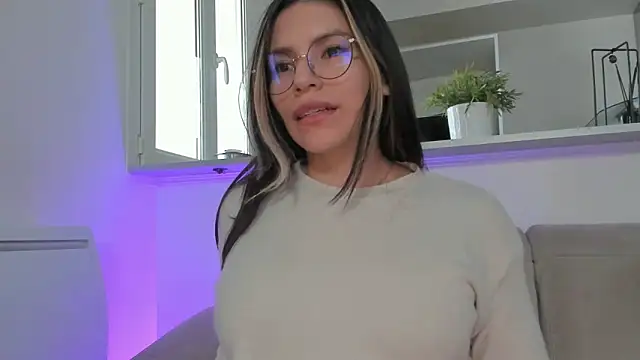 LalieFR online show from January 2025 10:50:02 AM