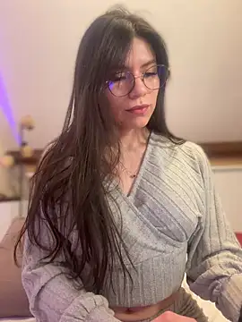 LalieFR online show from March 2026 06:57:01 PM