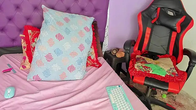 Margoth clain online show from December 2025 01:38:01 PM