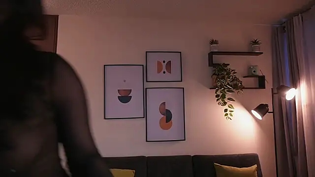 Isabella dior online show from April 2026 02:23:02 PM