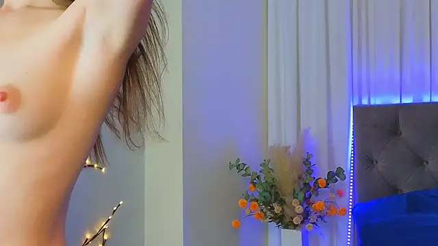 Ariana Petite online show from February 2026 12:20:02 AM