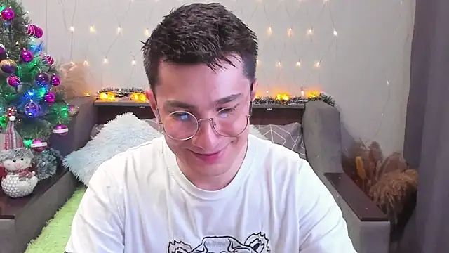 Snapshot of Yumi_steve chatting on December 2024 08:15:02 PM Yumi steve online show from December 2024 08:15:02 PM