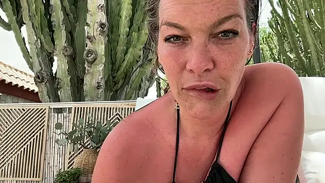 cyberchickie maria online show from June 2026 12:00:01 PM