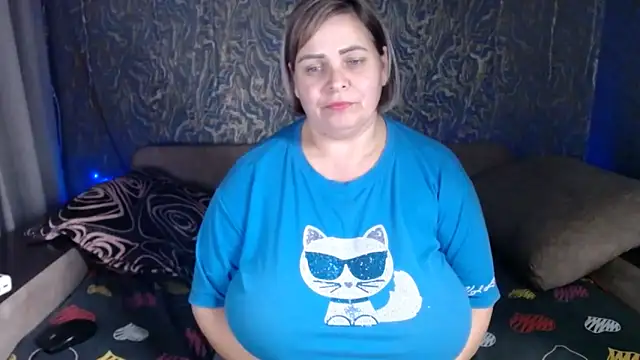 Snapshot of EvaCristal chatting on December 2025 01:49:01 PM EvaCristal online show from December 2025 01:49:01 PM