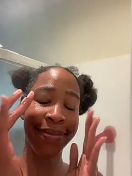 Snapshot of Cum2Charm chatting on April 2026 01:39:02 PM Cum2Charm online show from April 2026 01:39:02 PM