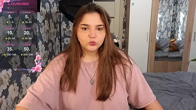 Snapshot of _momiji_ chatting on February 2026 11:38:02 AM momiji online show from February 2026 11:38:02 AM