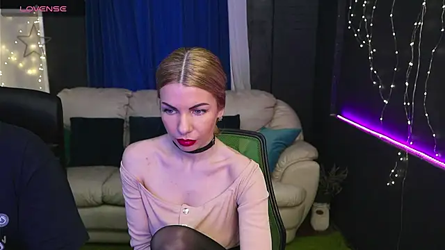 Snapshot of AlisaAleksandr chatting on January 2025 01:07:01 PM AlisaAleksandr online show from January 2025 01:07:01 PM