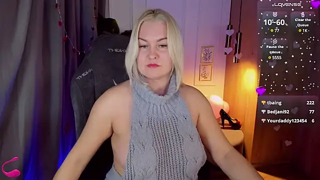 Snapshot of YolandaKiss chatting on February 2025 10:23:01 AM YolandaKiss online show from February 2025 10:23:01 AM