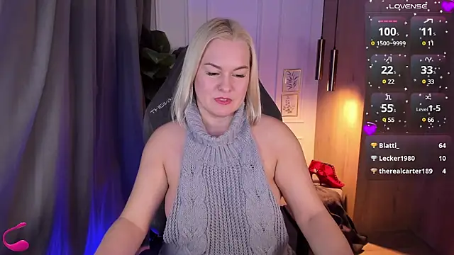 Snapshot of YolandaKiss chatting on February 2025 11:10:02 PM YolandaKiss online show from February 2025 11:10:02 PM