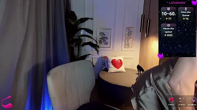 Snapshot of YolandaKiss chatting on March 2025 08:07:02 PM YolandaKiss online show from March 2025 08:07:02 PM