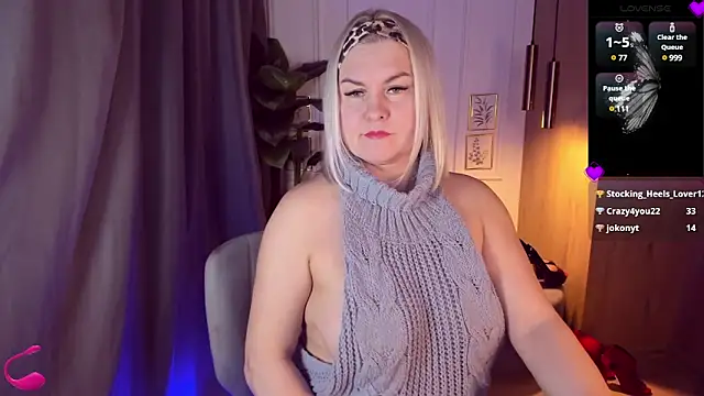 Snapshot of YolandaKiss chatting on March 2025 05:03:02 AM YolandaKiss online show from March 2025 05:03:02 AM