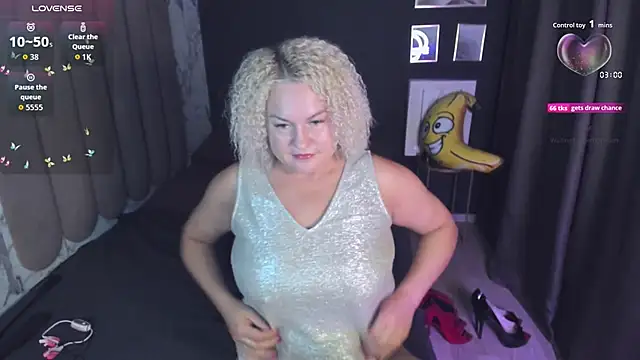 Snapshot of YolandaKiss chatting on September 2025 05:08:02 AM YolandaKiss online show from September 2025 05:08:02 AM