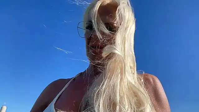 Reyna63 online show from February 2026 08:15:01 PM