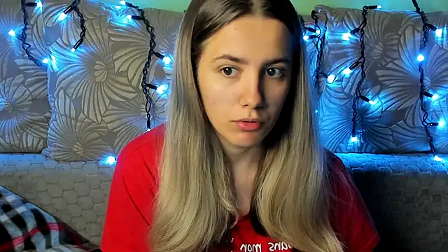 MaggieCake online show from October 2025 03:52:02 AM