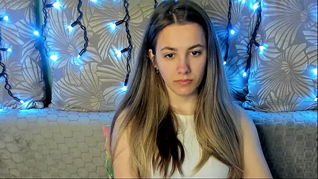 MaggieCake online show from April 2026 04:57:01 AM