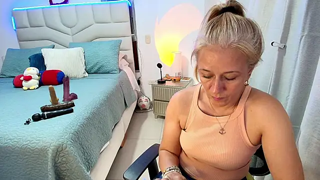Naty Stone online show from July 2026 09:02:01 PM