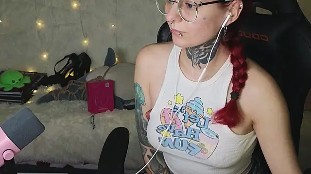 Ginger Stay online show from November 2025 09:15:01 PM