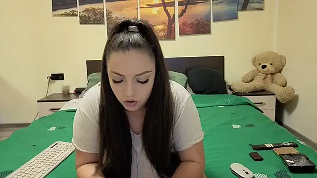 adelline online show from April 2026 08:54:02 PM