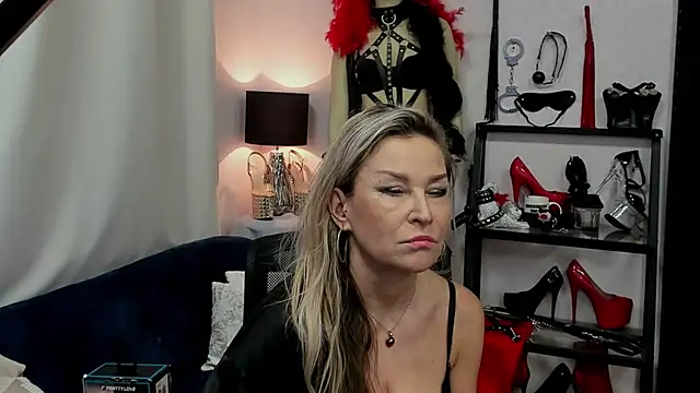 crystaLUX online show from January 2025 08:43:02 AM