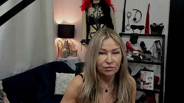 crystaLUX online show from March 2025 07:02:02 AM