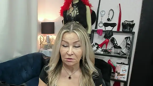 crystaLUX online show from April 2026 04:32:02 AM