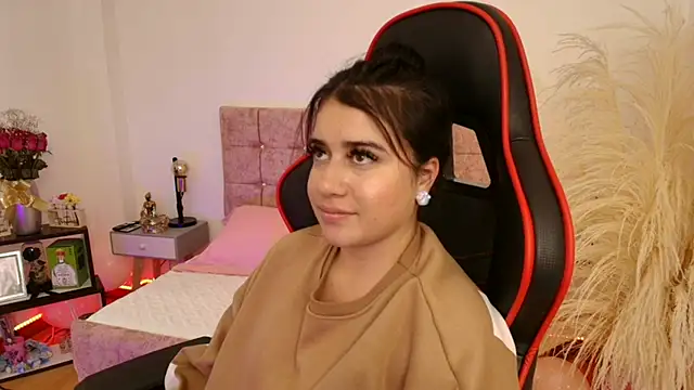 Snapshot of KallyMyller1 chatting on December 2024 10:45:01 PM KallyMyller1 online show from December 2024 10:45:01 PM