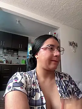 Snapshot of KallyMyller1 chatting on October 2025 05:02:02 PM KallyMyller1 online show from October 2025 05:02:02 PM