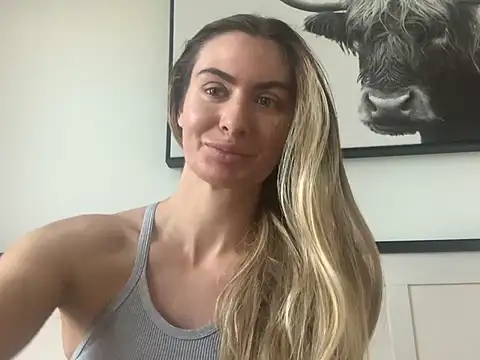 Snapshot of Alyssa_rhoades chatting on May 2026 06:53:01 PM Alyssa rhoades online show from May 2026 06:53:01 PM