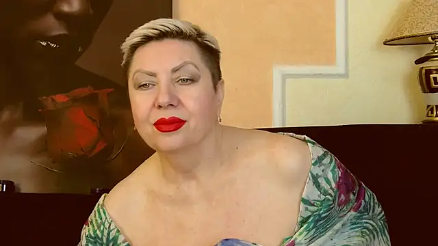 Snapshot of LadyPosh chatting on December 2024 10:02:02 PM LadyPosh online show from December 2024 10:02:02 PM