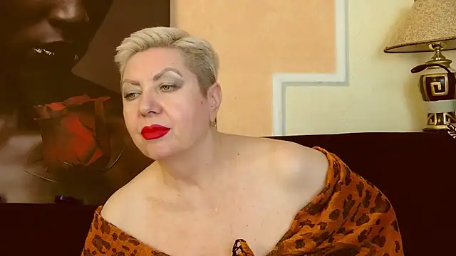 Snapshot of LadyPosh chatting on January 2025 01:32:01 AM LadyPosh online show from January 2025 01:32:01 AM