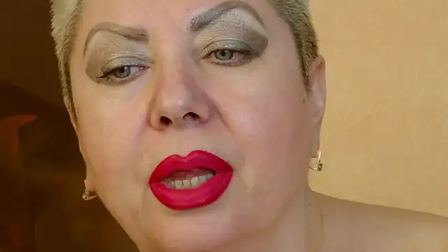 Snapshot of LadyPosh chatting on January 2025 04:27:02 AM LadyPosh online show from January 2025 04:27:02 AM