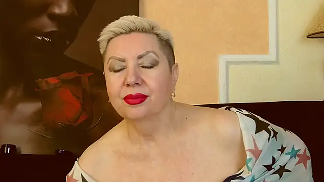 Snapshot of LadyPosh chatting on January 2025 01:30:01 AM LadyPosh online show from January 2025 01:30:01 AM
