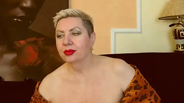 Snapshot of LadyPosh chatting on January 2025 01:24:01 AM LadyPosh online show from January 2025 01:24:01 AM