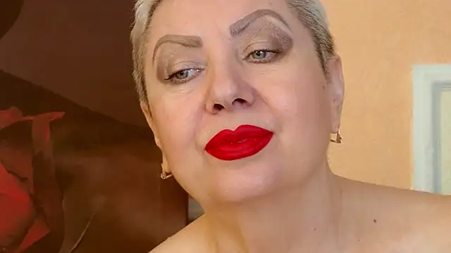 Snapshot of LadyPosh chatting on September 2025 08:54:01 PM LadyPosh online show from September 2025 08:54:01 PM