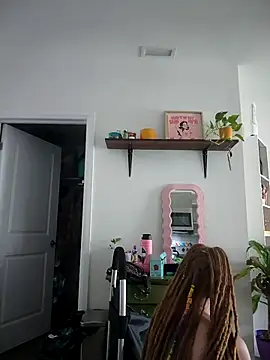 LucidLucy online show from February 2026 03:32:01 PM