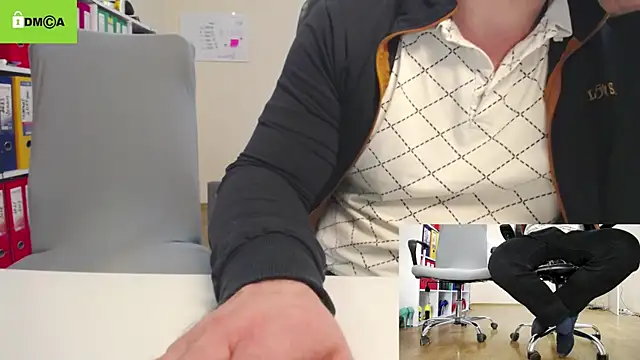 Snapshot of secret-office chatting on February 2025 09:10:02 AM secret-office online show from February 2025 09:10:02 AM